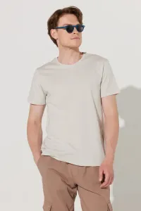 AC&Co / Altınyıldız Classics pánske sivé slim fit slim fit tričko so 100% bavlneným výstrihom pre posádku s krátkym rukávom