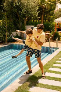 AC&Co / Altınyıldız Classics Boys' Navy Blue-Yellow Standard Fit Regular Fit, Quick Drying Patterned Kids' Swimwear Beach Shorts
