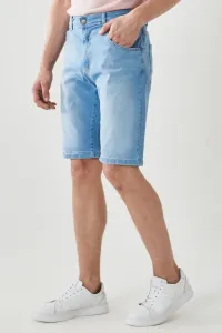 AC&Co / Altınyıldız Classics Men's Ice Blue Comfort Fit Comfortable Cut, 5 Pockets Flexible Denim Jeans Shorts