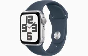 Apple Watch SE 40 mm Strieborný hliník s búrkovo modrým športovým remienkom – M/L