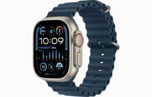 Apple Watch Ultra 2  49 mm titánové puzdro s modrým oceánskym remienkom