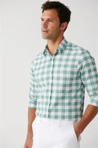 Avva Men's Green Easy to Iron Button Collar Plaid Lycra Cotton Regular Fit Shirt