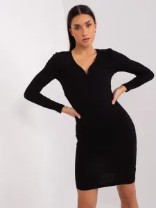 Čierne bavlnené rebrované priliehavé šaty s vykrojeným výstrihom - L/XL