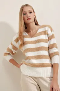 Bigdart 15762 Striped V-Neck Knitwear Sweater - Beige