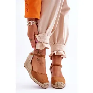 Hnedé klínové sandále pre dámy