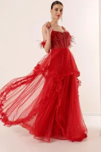 Autor: Saygı Decollete Decollete korálkové večerné šaty s volánikmi a tylovou červenou