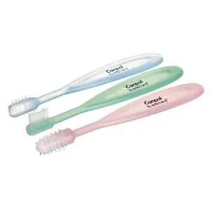 Canpol babies Baby Toothbrush Trainer Set darčeková kazeta masážna kefka 1 ks + gumová kefka na čistenie prvých zúbkov 1 ks + zubná kefka 1 ks