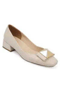 Capone Outfitters Capone Flat Toe Women's Shoes with Pyramid Buckles and Low Heels