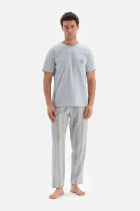 Dagi A light blue collar with a print detailed top and striped bottom pajamas