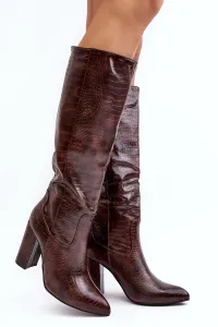 Tmavo-hnedé dámske špicaté čižmy pod kolená s hadím vzorom z eko kože - 39
