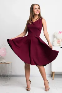 Bordové krátke šaty s áčkovou sukňou Veľkosť: L