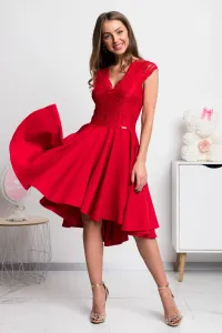 Červené asymetrické šaty s čipkou a krátkymi rukávmi Veľkosť: M