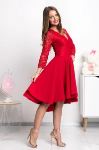 Červené asymetrické šaty s čipkou Veľkosť: M