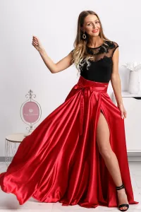 Červená saténová sukňa s rozparkom Veľkosť: XS