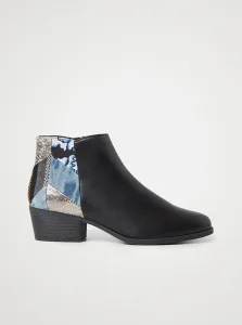 Čierne dámske vzorované členkové topánky na podpätku Desigual Dolly Patch #730741