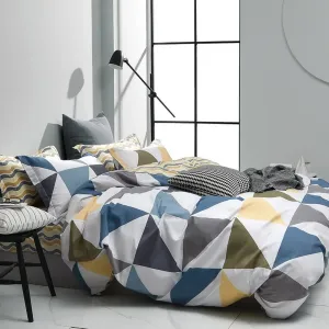 Originálne farebné posteľné obliečky z bavlny motív trojuholníky 4 časti: 1ks 160 cmx200 + 2ks 70 cmx80 + plachta