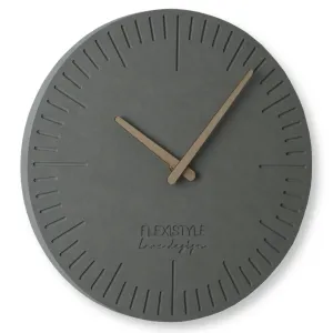 Moderné hodiny z dreva vo svetlo sivej farbe