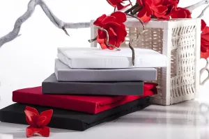 DomTextilu Luxusná  napínacia plachta na posteľ z kvalitného makosaténu  Šírka: 160 cm | Dĺžka: 200 cm   48231-241680 Čierna