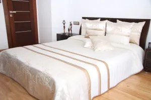 Luxusný prehoz na posteľ krémový s karamelovými pásmi Šírka: 200 cm | Dĺžka: 240 cm