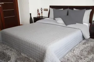 Obojstranný prehoz na posteľ v svetlošedej farbe Šírka: 170 cm | Dĺžka: 210 cm