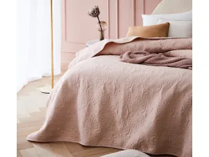 Púdrovo rúžový prehoz na posteľ s ornamentom 240 x 260 cm