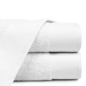 Hladký uterák JULITA v bielej farbe s jemným detailom na okraji #2881141