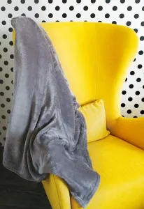 Kvalitná a mäkká jednofarebná sivá deka