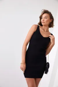 Pletené šaty s čiernymi ramienkami