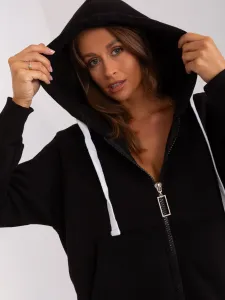 Black basic zip-up hoodie