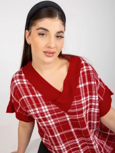Červená kockovaná pletená vesta väčšej veľkosti
