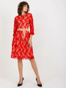 Dámske elegantné čipkované šaty - červené #5193885