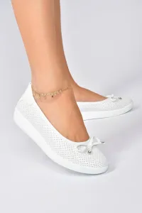 Fox Shoes Women's White Casual Shoes