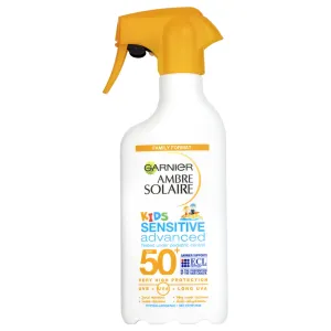 Garnier Ambre Solaire Kids Sensitive Advanced Spray SPF50+ 300 ml opaľovací prípravok na telo pre deti na veľmi suchú pleť
