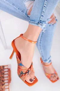 Oranžové vzorované sandále na tenkom podpätku Lilou