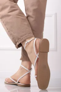 Biele nízke sandále Evante