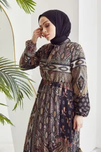 InStyle Elinor Shawl vzor plisované šifónové hidžábové šaty - čierne