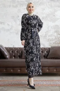 InStyle Yona Kvetinové plisované šifónové šaty - čierne