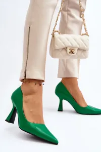 Classic high heels with a green pointed toe by Delimen