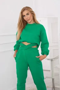 Insulated set with a short green sweatshirt