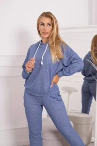 Sweatshirt complete with jeans with hood