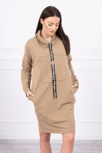 Dress with camel tie