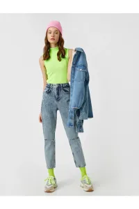 Séria roztrhaných džínsov Koton s vysokým pásom