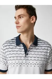 Tričko s polo výstrihom Koton s gombíkmi v slim fit strihu s detailmi abstraktnej potlače