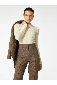 Koton rebrovaný pletený sveter s vysokým výstrihom
