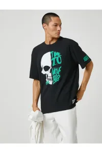 Koton Oversized T-Shirt with a Skull Print Crew Neck Short Sleeved