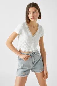 Koton Crop T-Shirt Buttoned Lace Detailed V-Neck