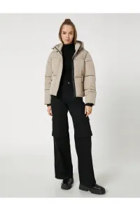 Koton Krátky nafúknutý kabát kapucňa na zips detail