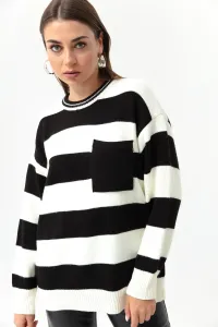 Lafaba Women's Black Crew Neck Pocket Striped Knitwear Sweater