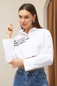 Laluvia White Heart-Motto Printed Crop Shirt