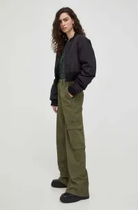 Bavlnené nohavice Levi's BAGGY CARGO zelená farba, rovné, stredne vysoký pás